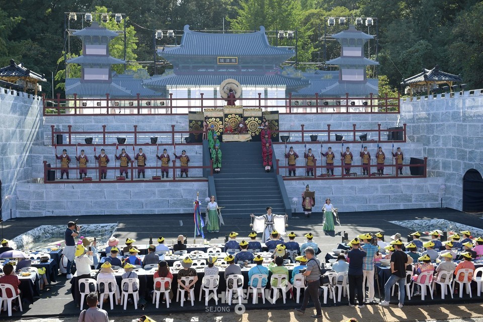 제64회 백제문화제 왕실연회 (성안마을)사진제공=공주시청