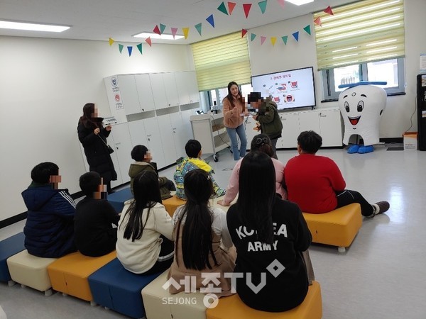 천안시 성정건강생활지원센터가 이달 15일부터 2월 27일까지 지역아동센터 아동을 위한 ‘2020 지역아동센터 건강한 구강관리’를 운영한다. (사진제공=천안시청)