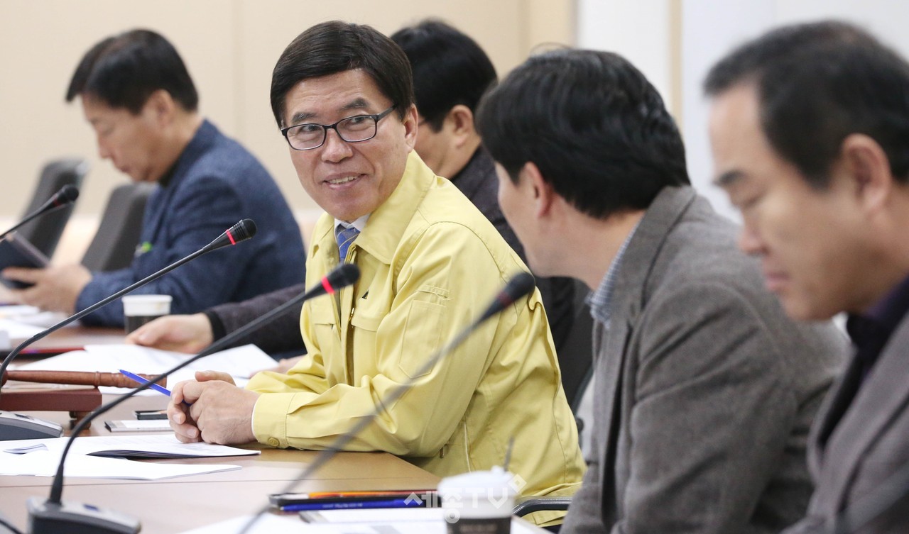 29일 동구청 중회의실에서 열린 2020년 제1차 생활보장위원회 개최 모습. (사진제공=동구청)