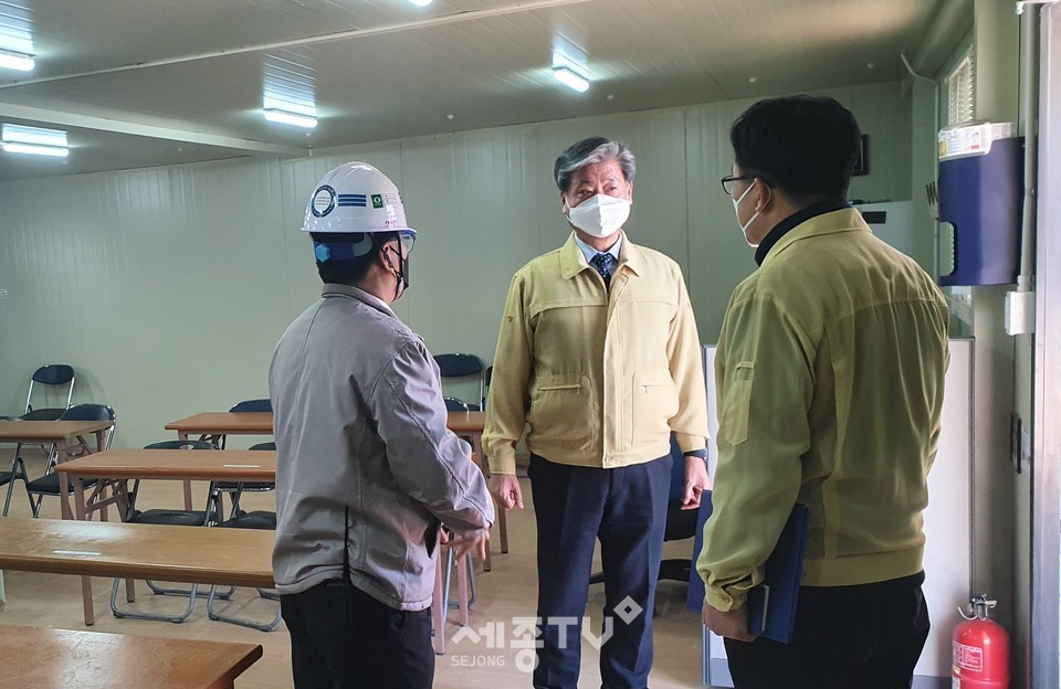 박무익차장, 코로나19 대응 건설현장 점검. (사진제공=행복청)