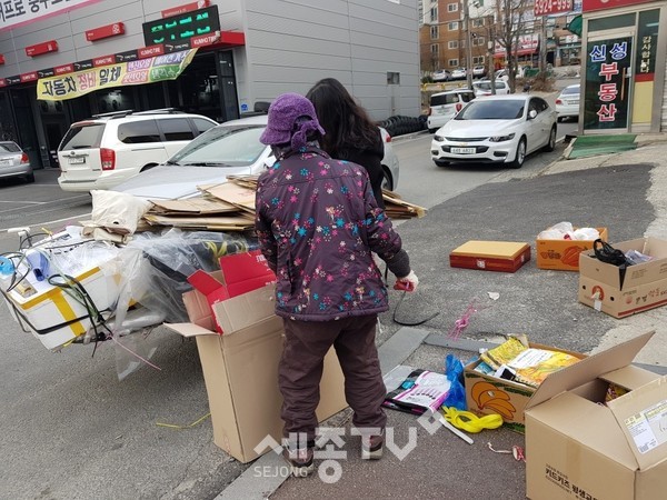 천안시 일봉동이 복지사각지대 발굴을 위한 2개월간의 지역 내 ‘폐지 줍는 어르신 생활실태조사’를 완료해 맞춤형 복지서비스를 제공하고 있다. (사진제공=천안시청)