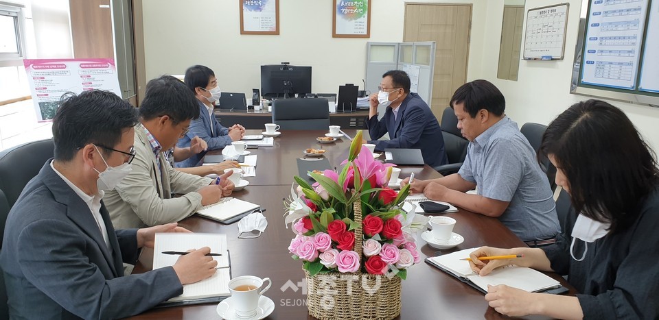 장석범 천안시 서북구청장이 2일간 서북구 읍면동 방문을 진행했다.(사진제공=천안시청)