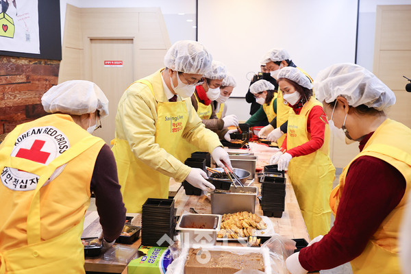 허태정 시장, 코로나19로 힘든 소상공인 지원 강화 할 것(적십자 도시락 기부)