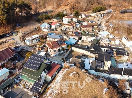 태양광 설비가 설치된 주택