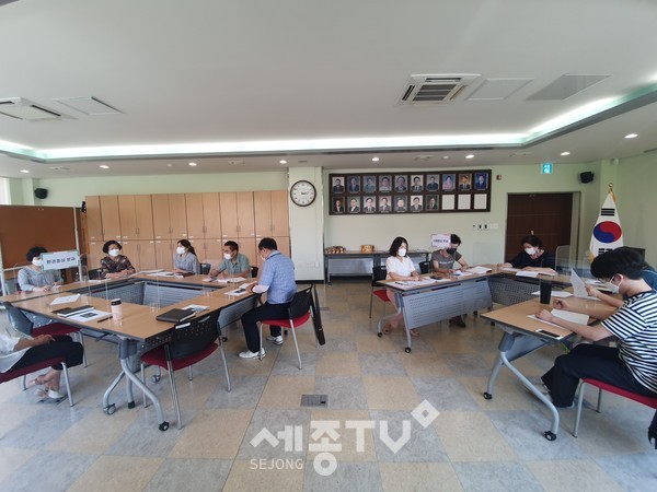 천안시 원성1동 마을복지계획 추진단이 2일 세부의제를 설정하기 위한 회의를 진행했다.(사진=천안시 제공)