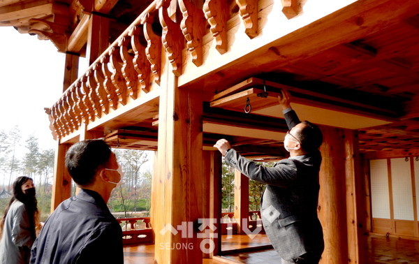 전통정원 구조물 점검