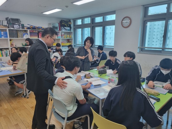 대만 고등학교 대표단 29명, 보람중 방문./사진제공=세종특별자치시교육청