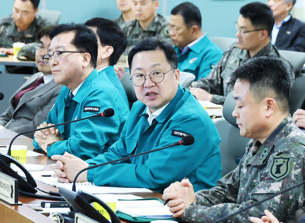 대전시는 27일 오후 2시 시청 전시종합상황실에서 지역 통합방위태세를 점검하고 안보 역량을 강화하기 위해 2025년 지방통합방위회의를 개최했다.
