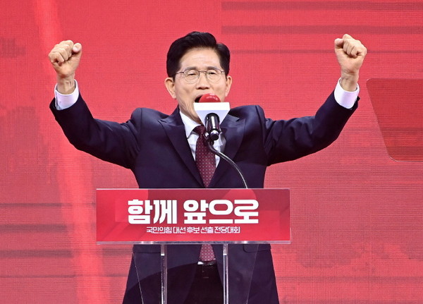 3일 경기 고양 킨텍스에서 열린 국민의힘 대선 후보 선출 전당대회에서 대선 후보로 선출된 김문수 후보가 수락연설을 하고 있다. /사진=공동취재출처 : 동방일보(https://www.dongbangilbo.co.kr)
