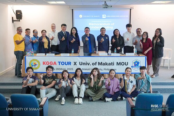 대한공기게임협회와 마카디대학교 간 MOU 체결 기념촬영 모습/사진제공=대한공기게임협회