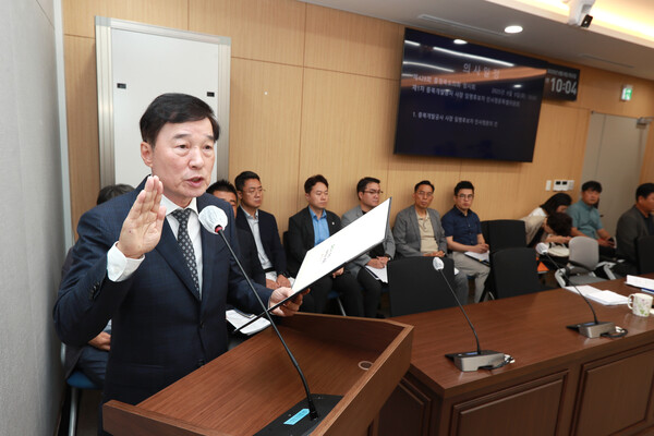 제1차 충북개발공사 사장 임명후보자 인사청문특별위원회(특별위원회 회의실)