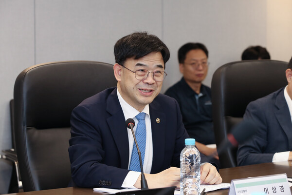 이상경 국토부 제1차관이 ‘공공주택 공급 점검회의’를 주재하고 있다./사진제공=국토교통부