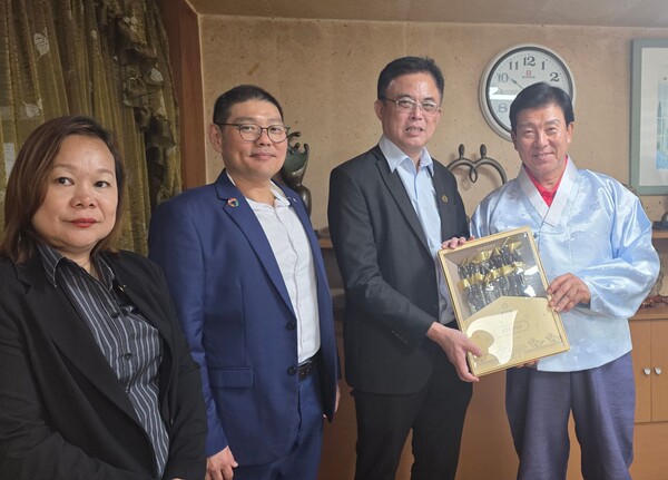 사진설명=말레이시아 파다완시 대표단 방문 기념사진