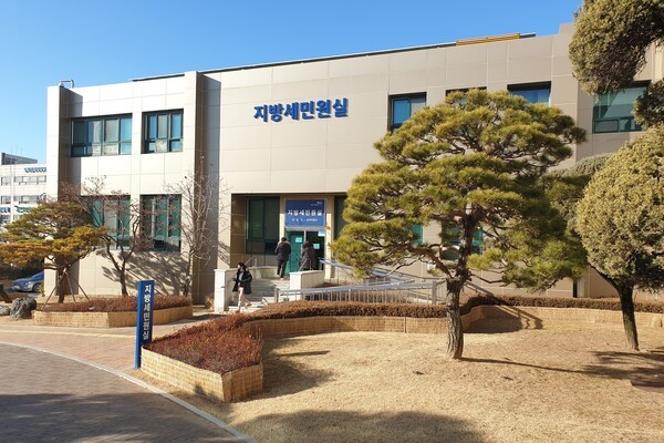 파주시는 관내에 거주하는 외국인들의 체납액 정리를 위해 다국어로 된 안내 홍보책자를 제작, 배포하며 강력한 징수 활동을 벌이고 있다. /사진은 지방세 민원실 전경 (사진=세종TV DB)