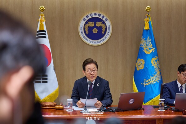 이재명 대통령은 1일 오전 계룡대에서 개최된 건군 77주년 국군의 날 행사에서 헌법을 수호하는 군대를 재건할 것이라고 천명했다. (사진=대통령실)