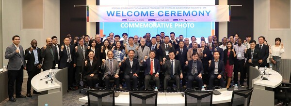 ‘제8기 글로벌 철도연수(석사)과정’ 환영식 개최 기념촬영 모습/사진제공=우송대