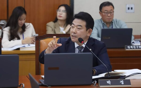 온실가스 감축을 위한 환경부의 녹색융자 지원금을 대부분 대기업들이 독식해 중소기업들의 지원이 저조해 대기업 중심의 지원 편향이 심하다는 지적이다. (사진=세종TV DB)