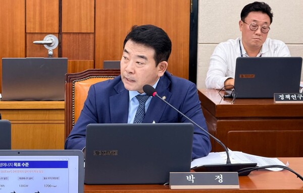 국회 기후에너지환경노동위원인 민주당 박정 의원이 노동시장의 이중구조 문제의 해결을 위해 ‘월 자율근무제 실험’ 제안해 관심이다. (사진=세종TV DB)