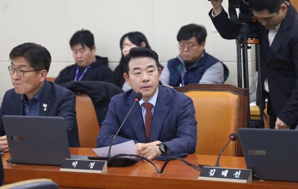 한국전력공사의 송전망 건설사업 절반 이상이 주민수용성 부족·보상지연 등으로 제때 전력 판매가 이뤄지지 않아 국가 산업발전에 차질이 불가피한 것으로 나타났다. (사진=세종TV DB)