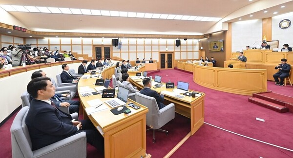 파주시의회(의장 박대성)는 지난 22일 소속 의원들이 발의한 각종 조례안과 동의안 등을 처리한 뒤, 제2차 본회의를 끝으로 제259회 임시회를 폐회했다. (사진=세종TV DB)