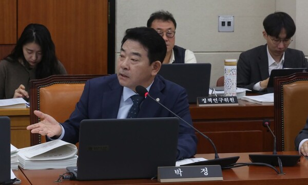 산업재해를 당한 노국동자들이 속히 일터로 돌아갈 수 있도록 도와야 한다는 주장이 국정감사에서 현안 문제로 떠올라 귀추가 주목된다. (사진=세종TV DB)