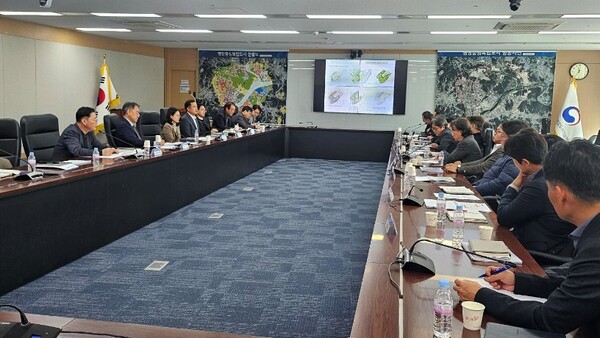 중앙공원 2단계 설계 재착수 회의 모습/사진제공=행복청