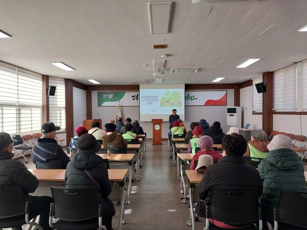 옥산면, 노인일자리 사업 발대식 및 안전교육 모습/사진=흥덕구 옥산면