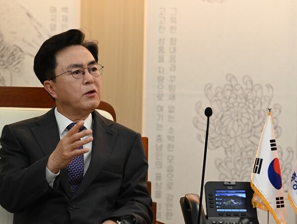 김태흠 충청남도 도지사가 천안오송역 인근 돔 경기장 건설에 관해 발언하고 있다. (사진 충청남도 제공)